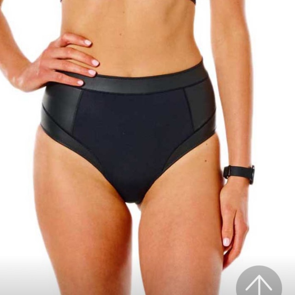New Rip curl bikini bottoms high waisted black small